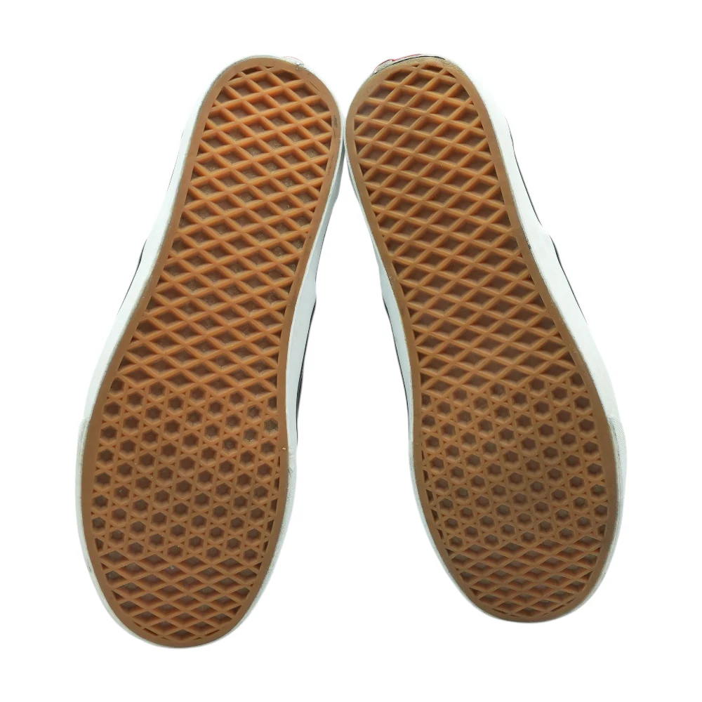 Black Low-Top Athletic Shoes - Image 3
