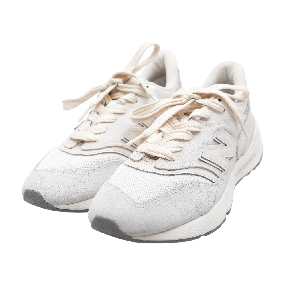 997R Low-Top Athletic Shoes