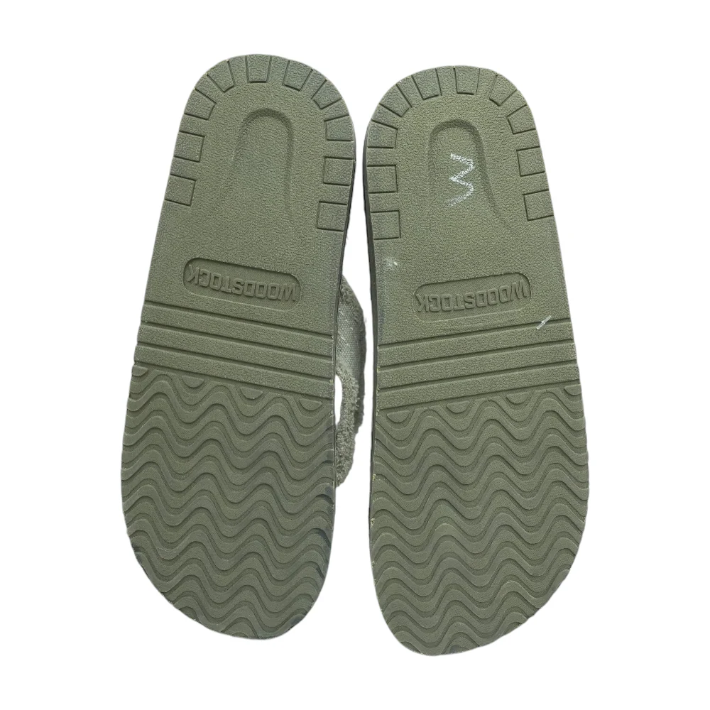 Gray Flip-Flop Sandals - Image 3