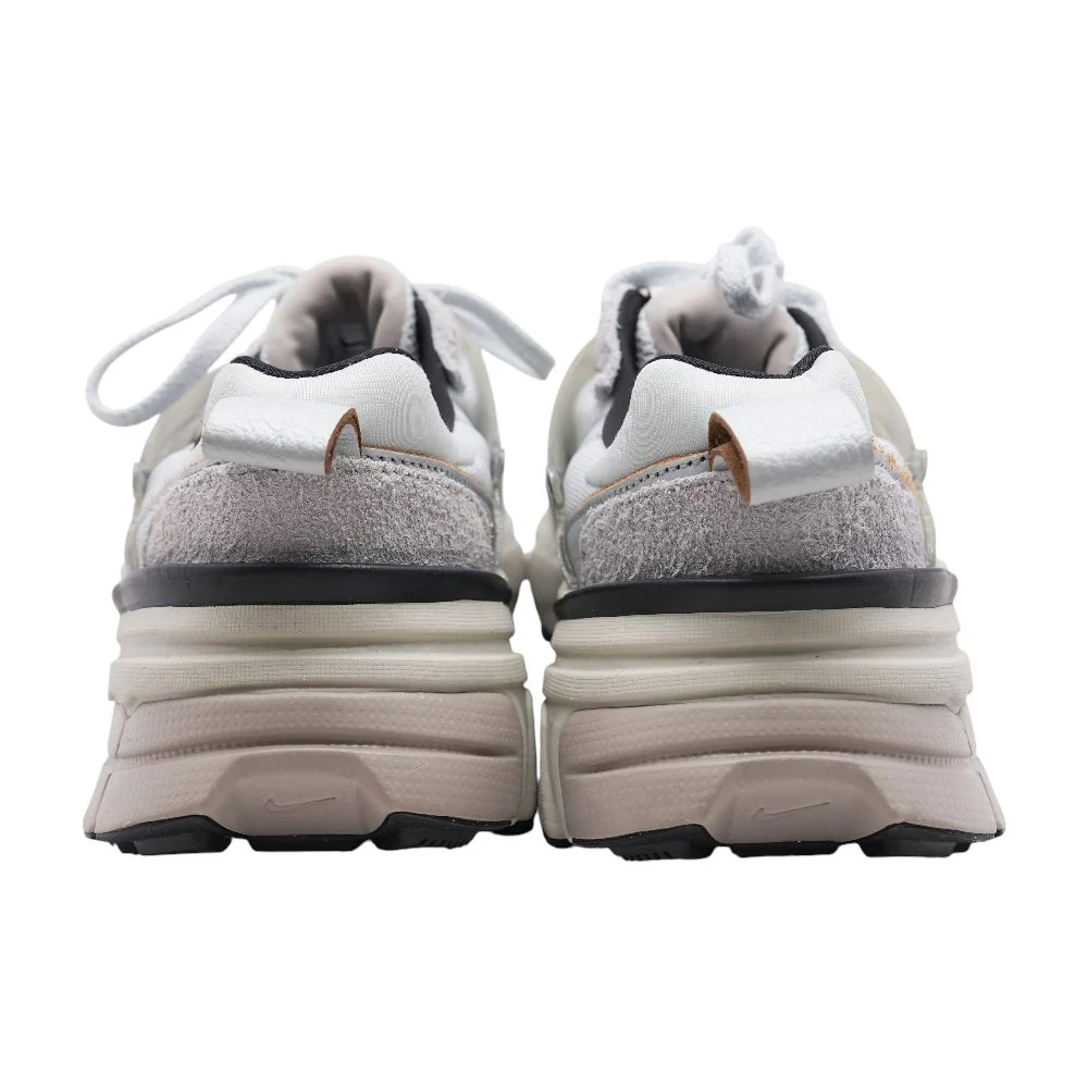 V2K Run White Low Top Athletic Shoes - Image 2