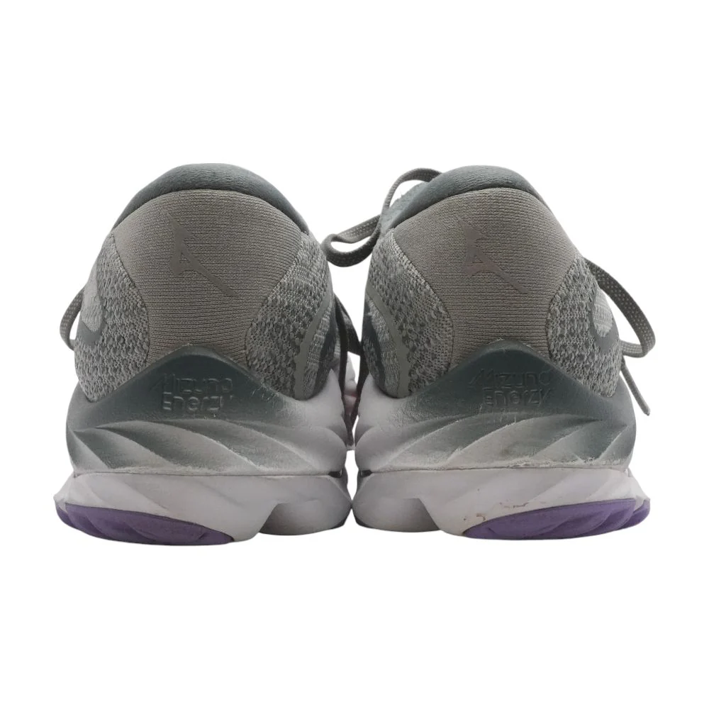 Wave Rider 27 Gray Low Top Athletic Shoes - Image 2