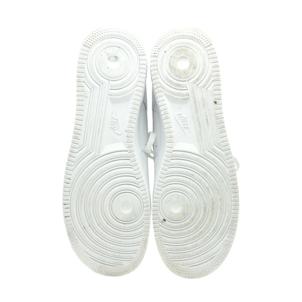 White Low Top Athletic Shoes - Image 3