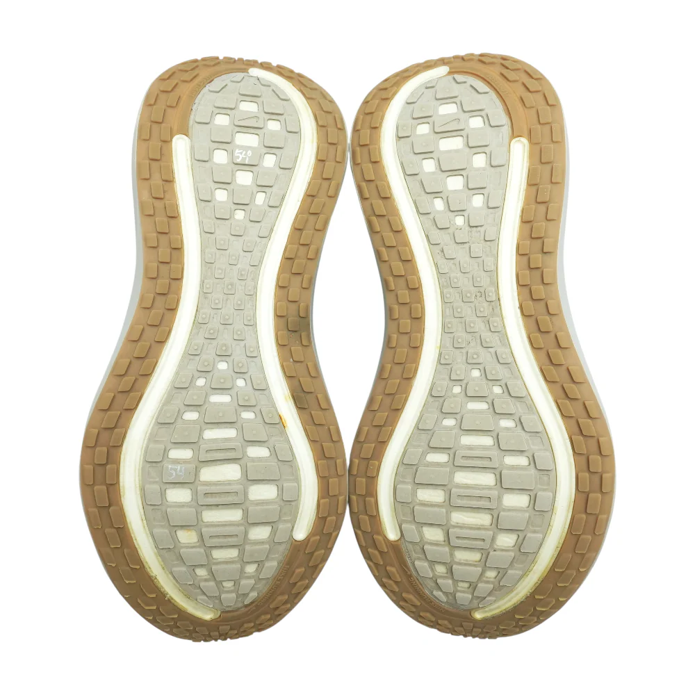 Vomero Plus Low-Top Athletic Shoes - Image 3