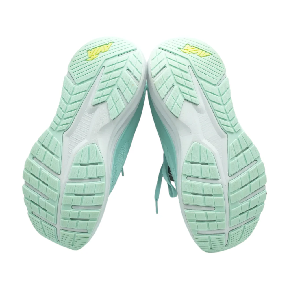Low-Top Athletic Shoes - Image 3