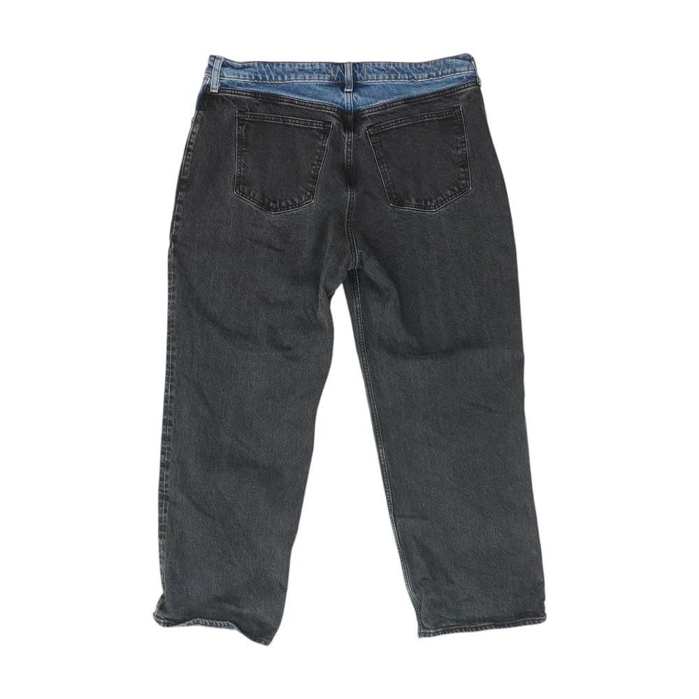 Black Short Color Block Relaxed Jeans - Image 2